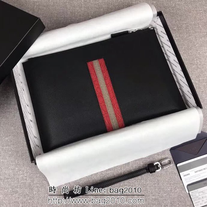 PRADA普拉達 專櫃最新款 限量版 十字紋牛皮 男士手包 2NG005 DD1897